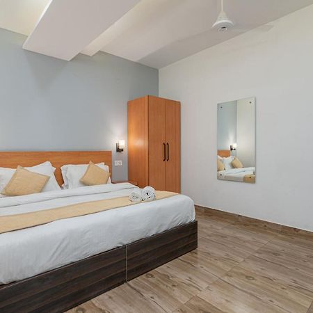 Hotel De Luxe Basai Road Gurgaon Buitenkant foto