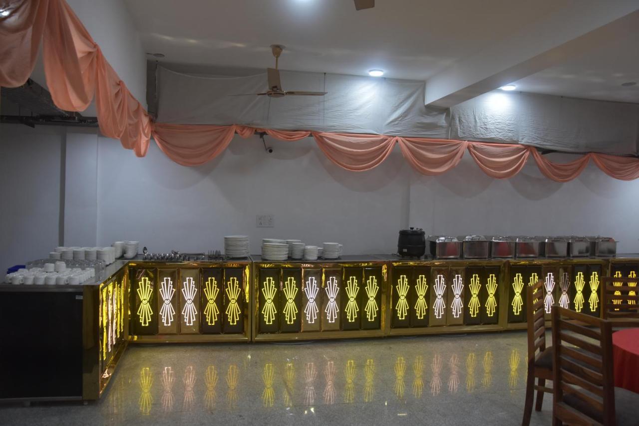 Hotel De Luxe Basai Road Gurgaon Buitenkant foto