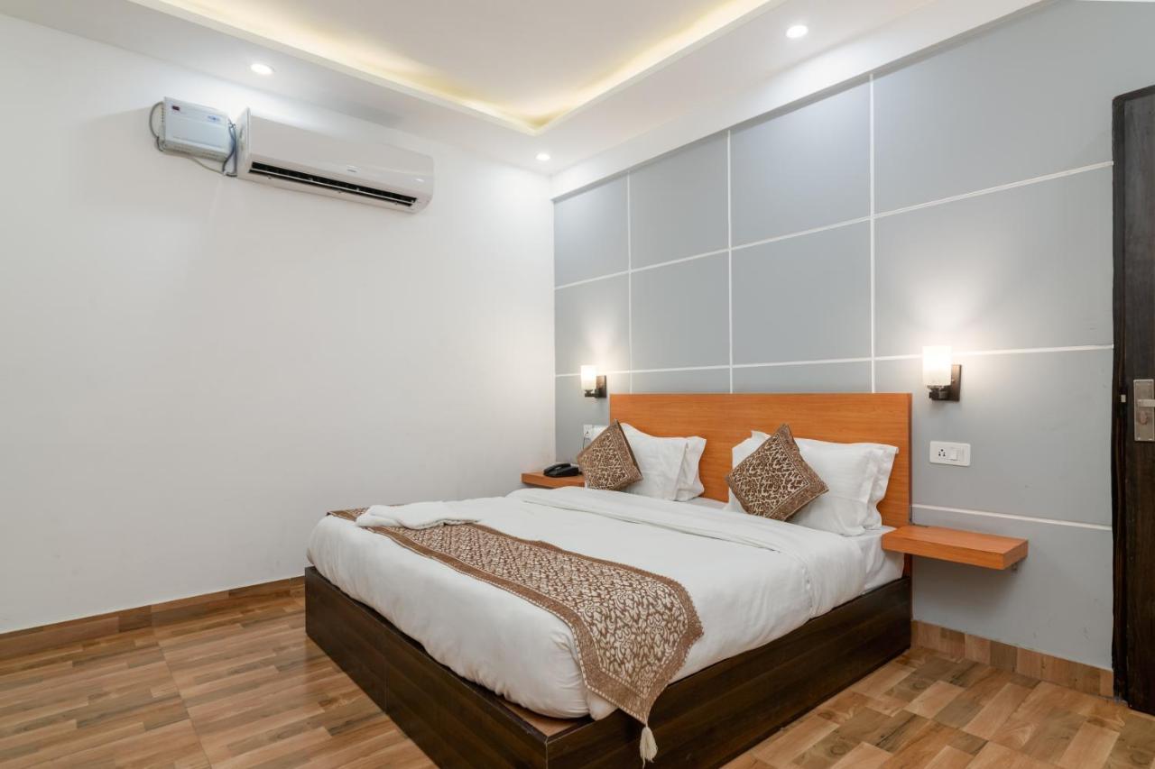 Hotel De Luxe Basai Road Gurgaon Buitenkant foto