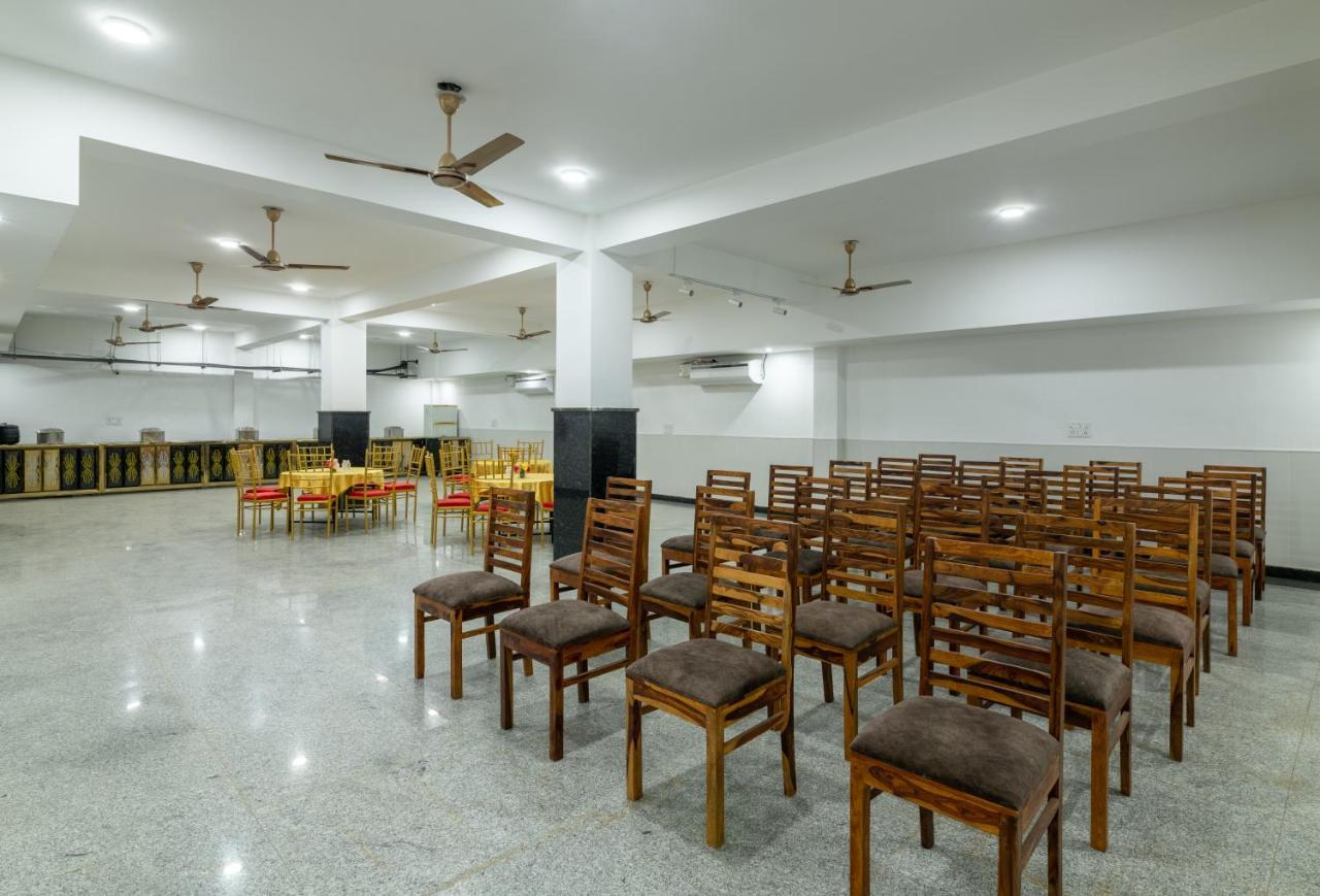Hotel De Luxe Basai Road Gurgaon Buitenkant foto