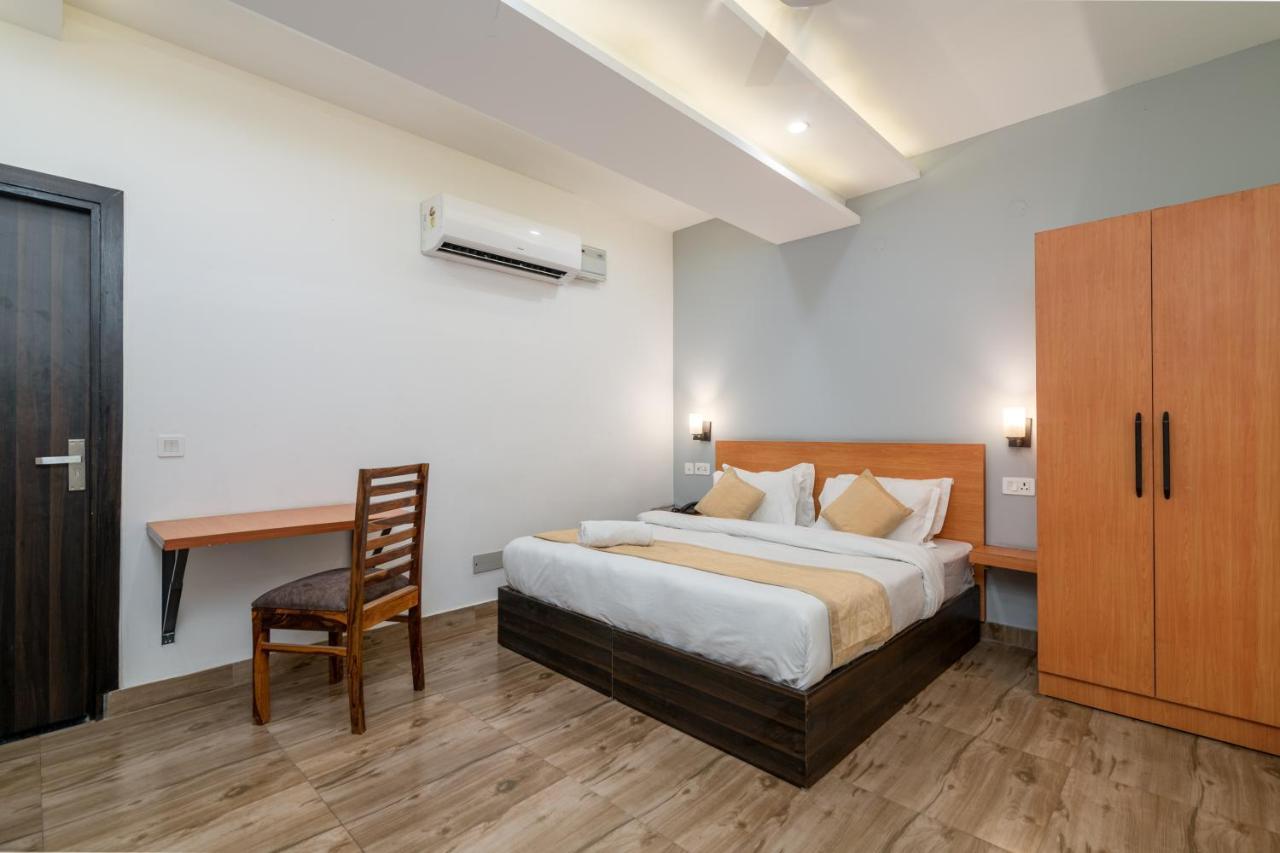 Hotel De Luxe Basai Road Gurgaon Buitenkant foto