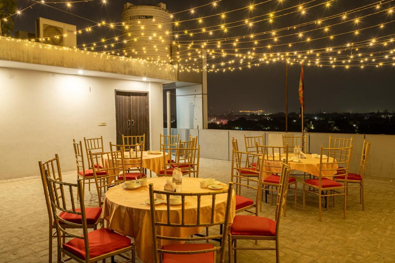 Hotel De Luxe Basai Road Gurgaon Buitenkant foto