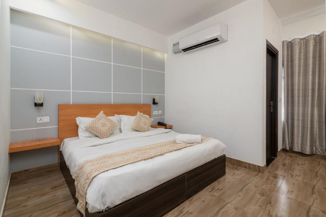 Hotel De Luxe Basai Road Gurgaon Buitenkant foto