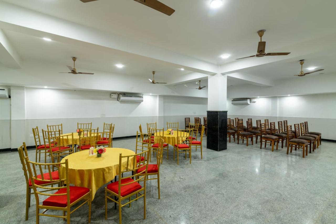 Hotel De Luxe Basai Road Gurgaon Buitenkant foto